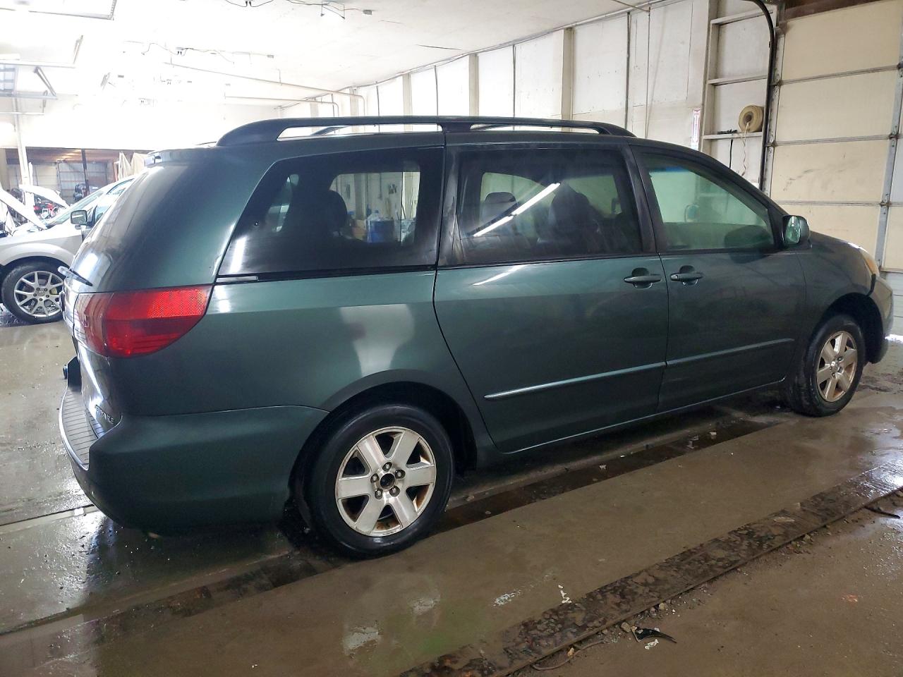 2004 TOYOTA SIENNA