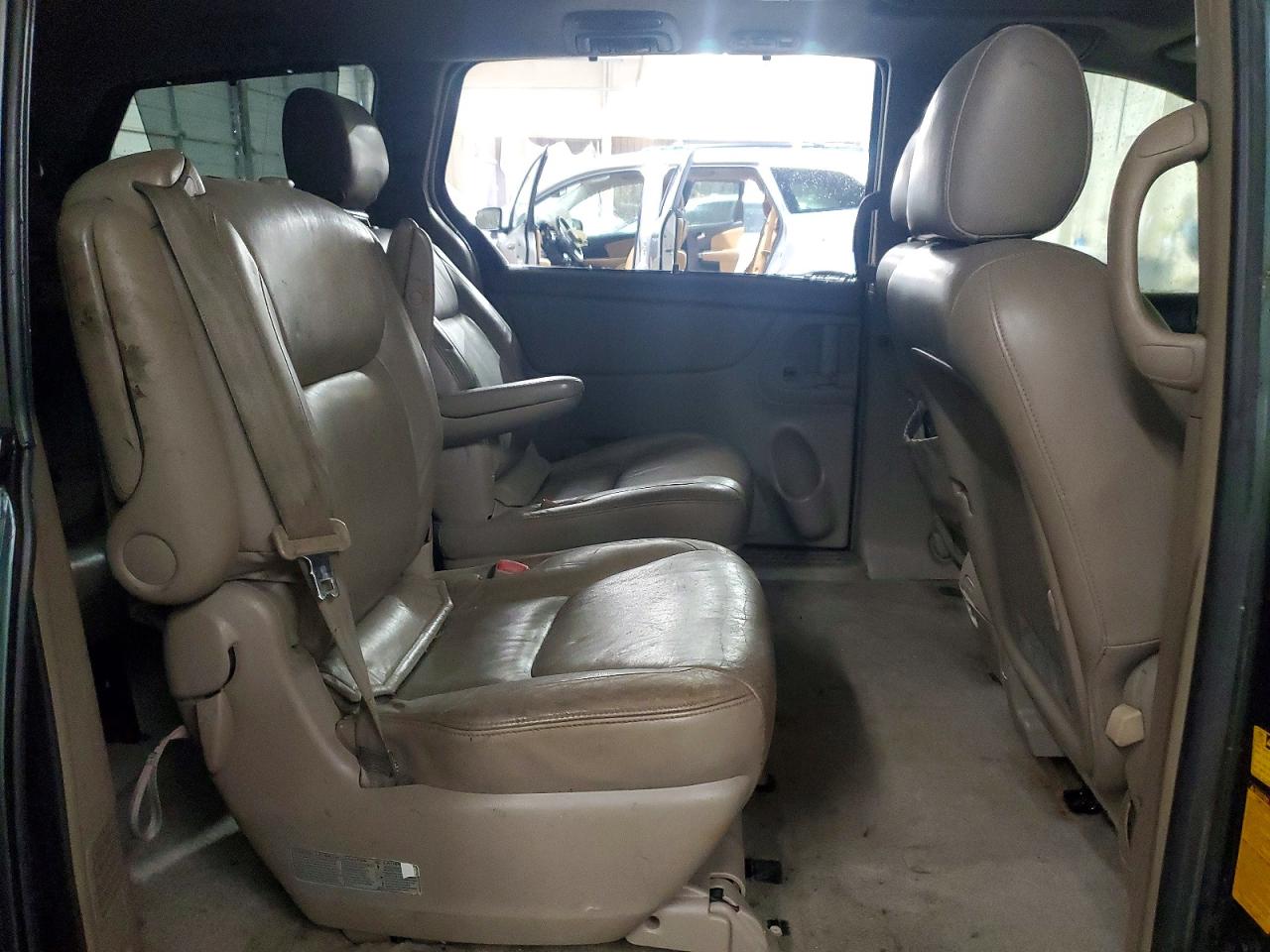 2004 TOYOTA SIENNA