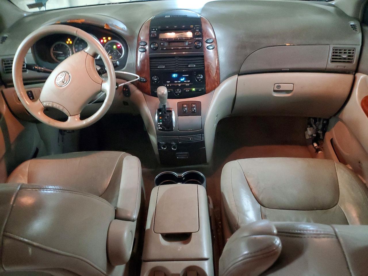 2004 TOYOTA SIENNA