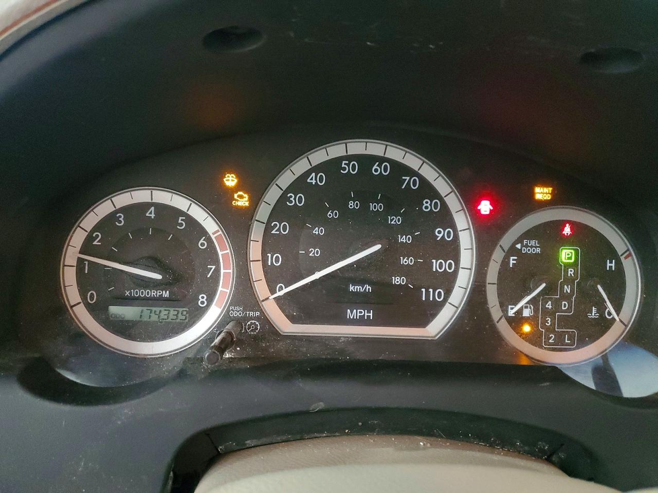 2004 TOYOTA SIENNA