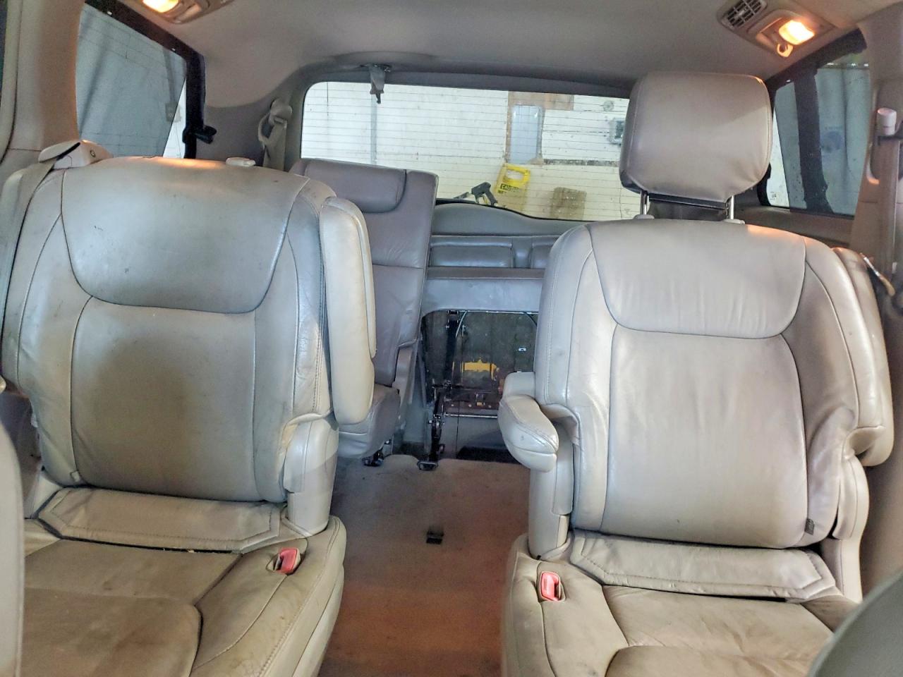 2004 TOYOTA SIENNA