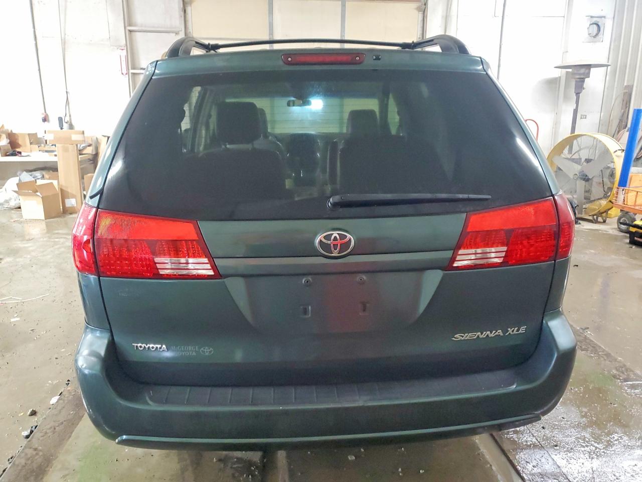 2004 TOYOTA SIENNA