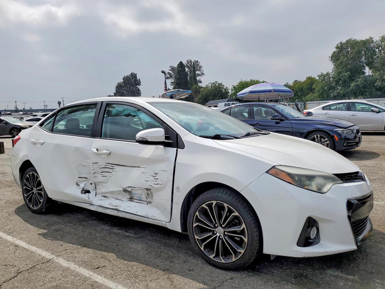 2016 TOYT COROLLA