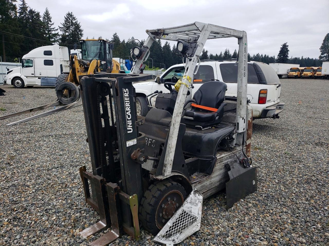 2015 UNICARIERS FORKLIFT