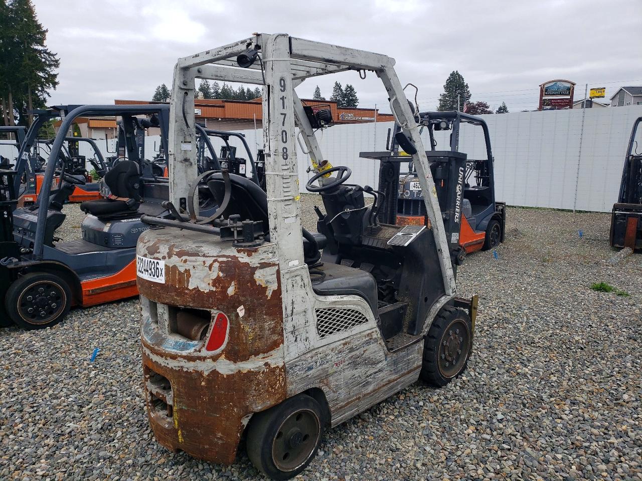 2015 UNICARIERS FORKLIFT