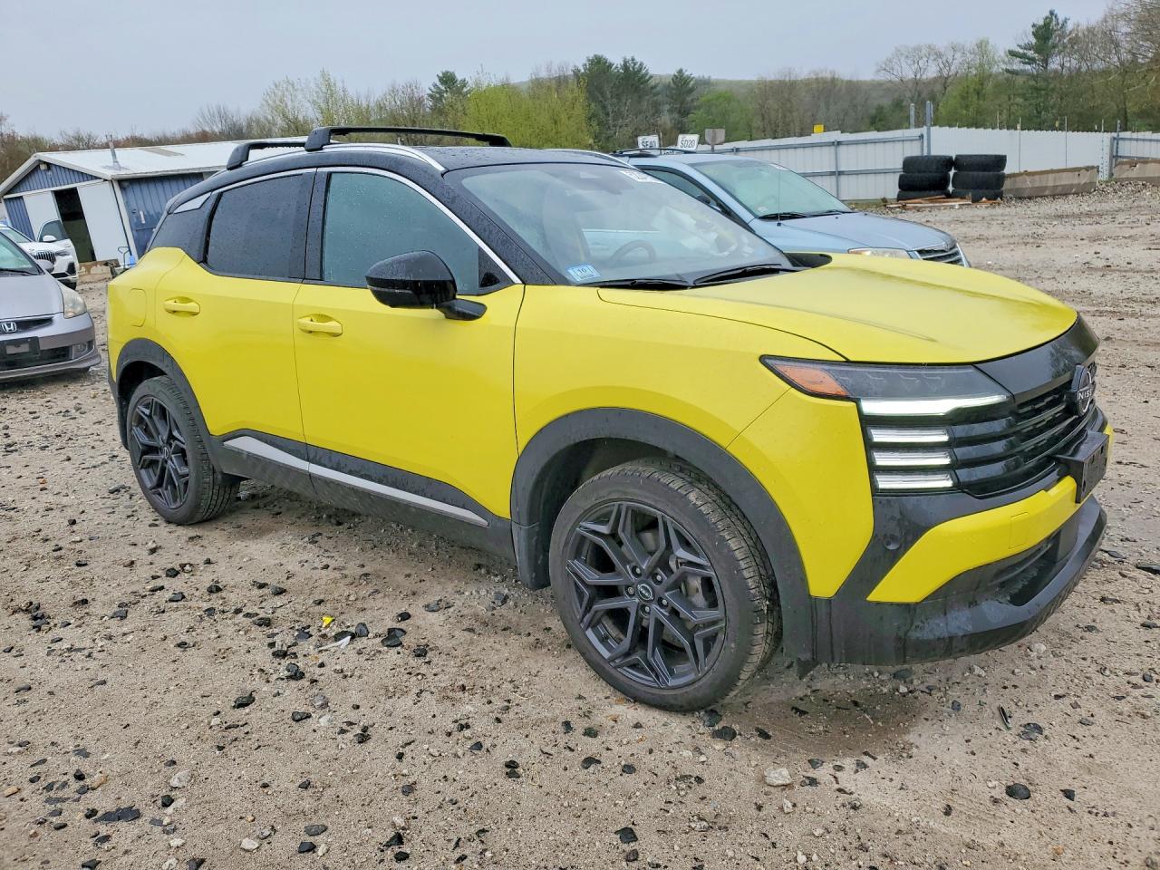 2025 NISSAN KICKS
