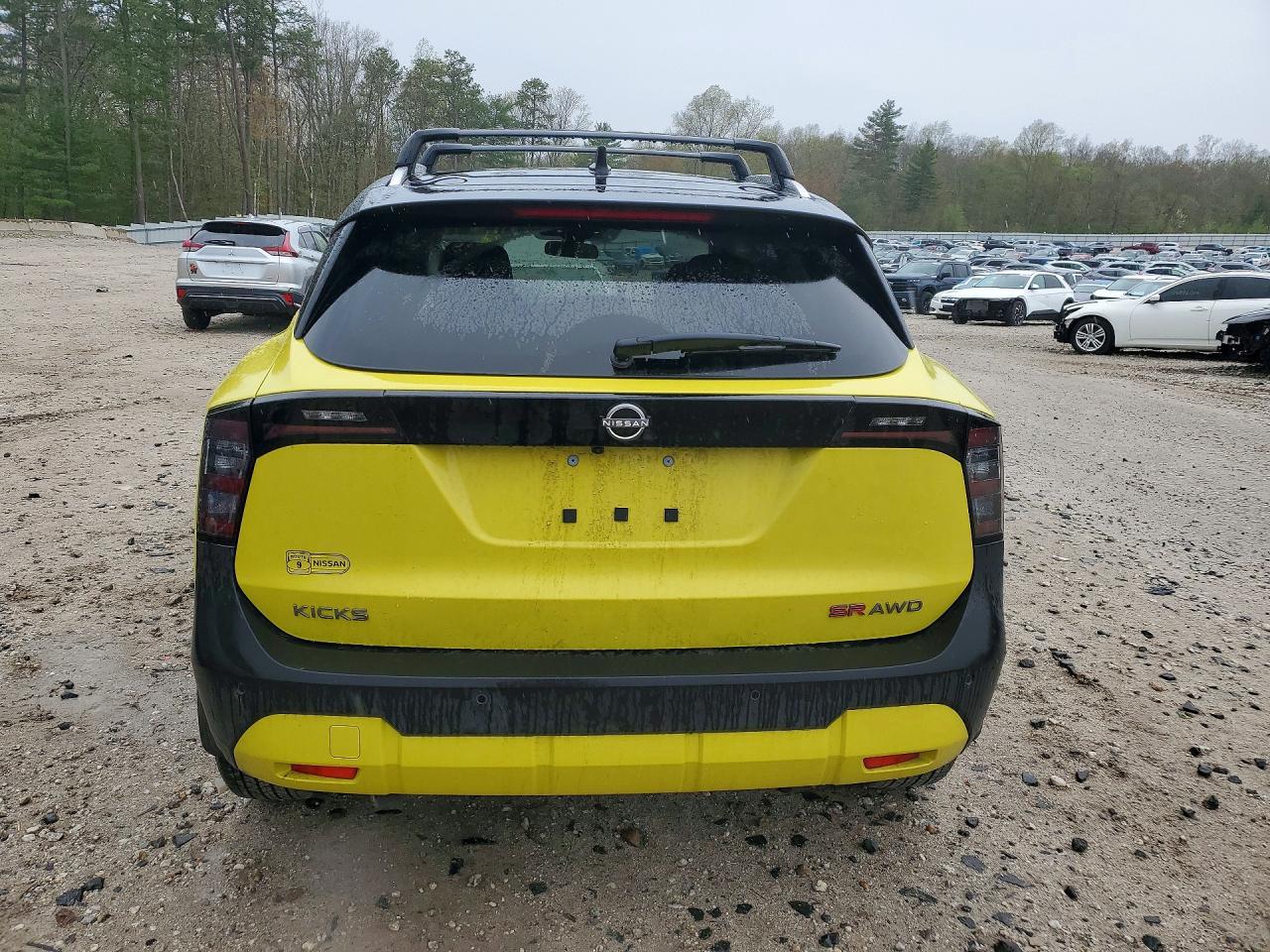 2025 NISSAN KICKS