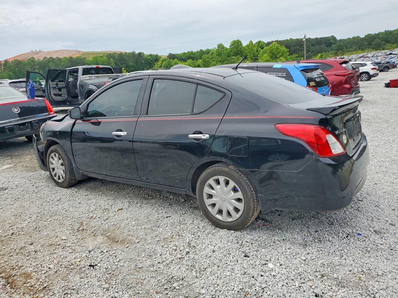 2017 NISSAN VERSA
