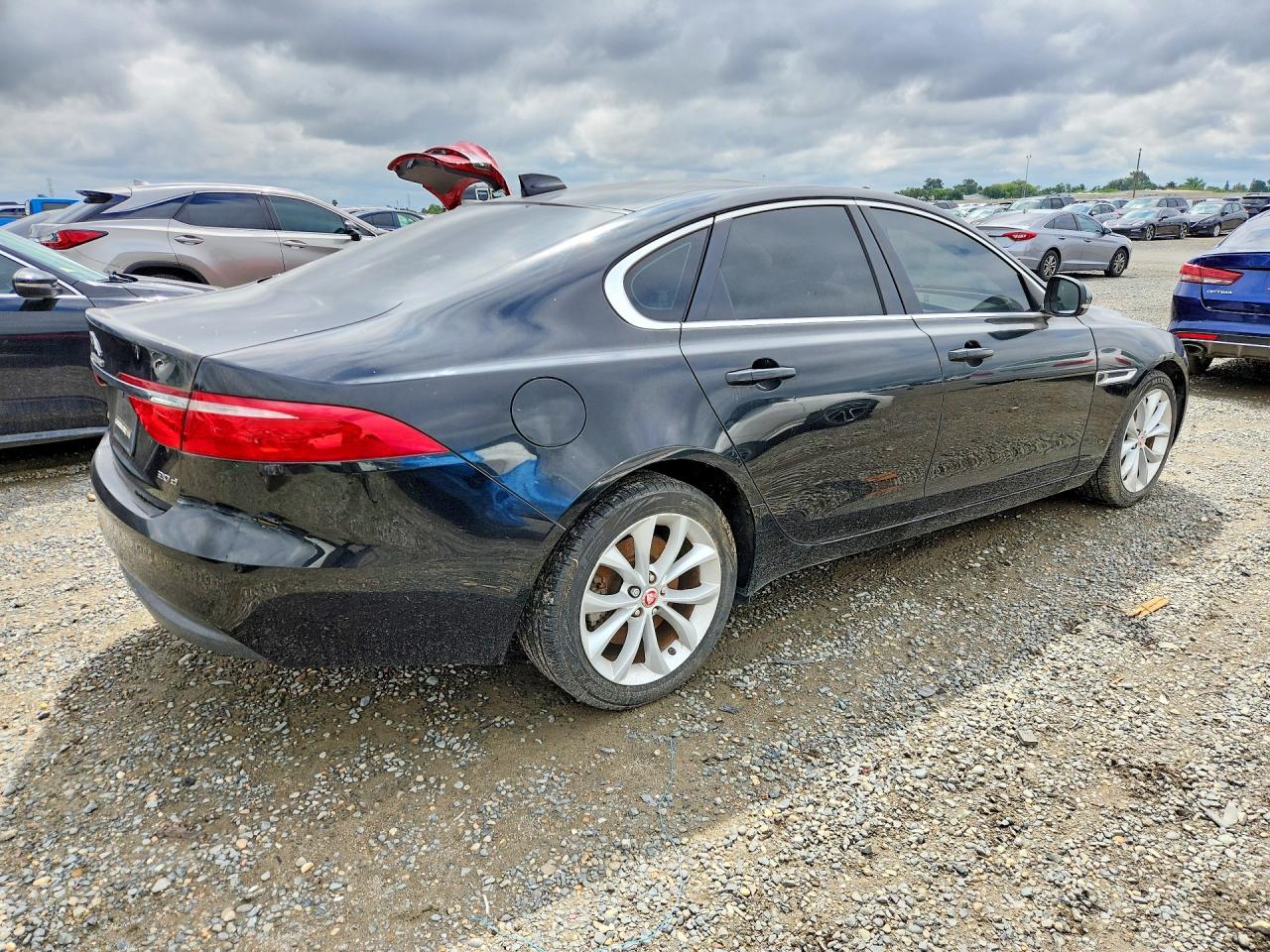 2017 JAGUAR XF
