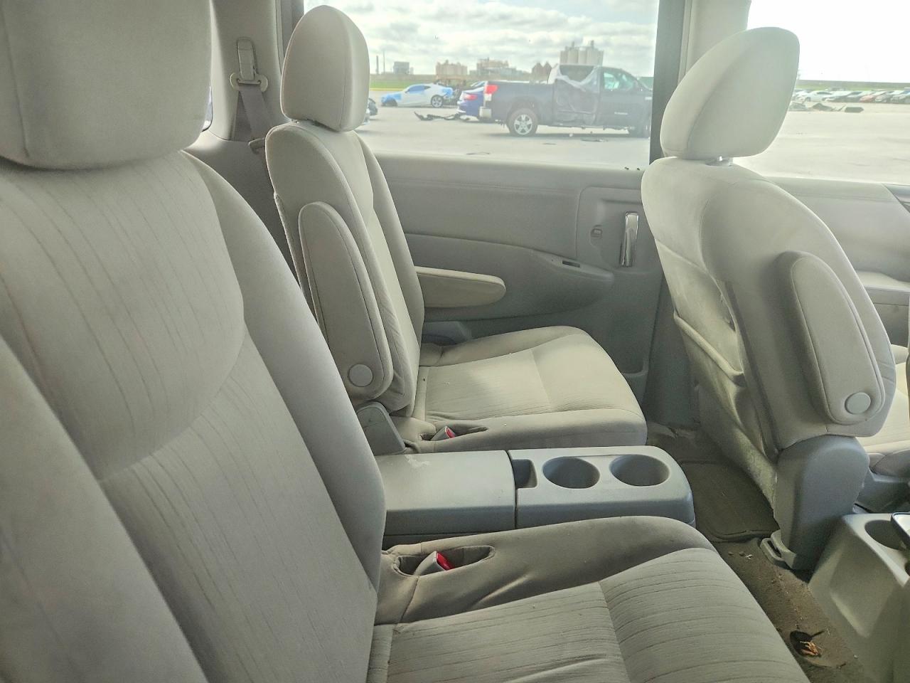 2016 NISSAN QUEST