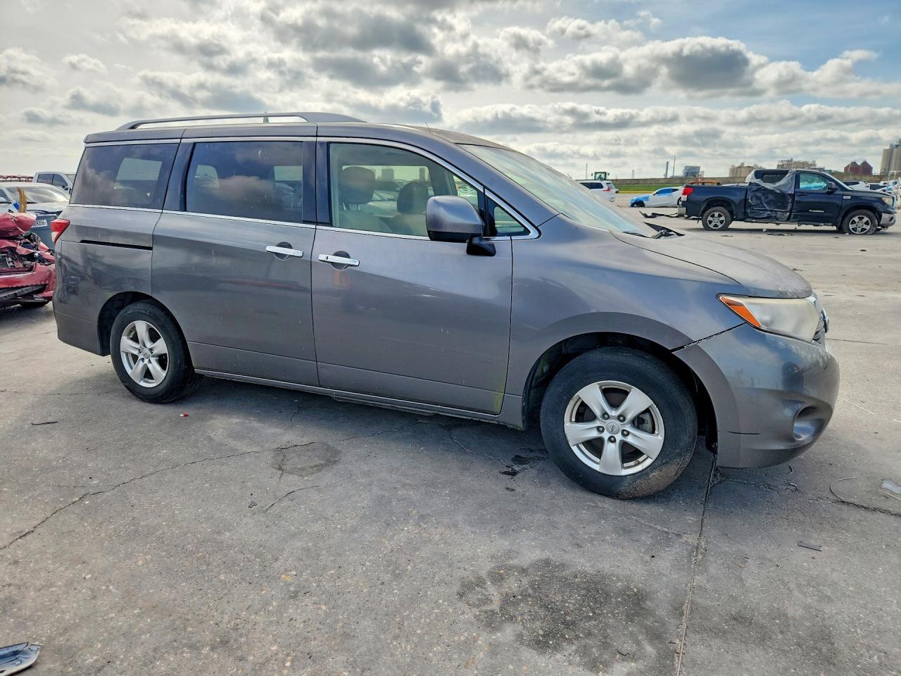 2016 NISSAN QUEST