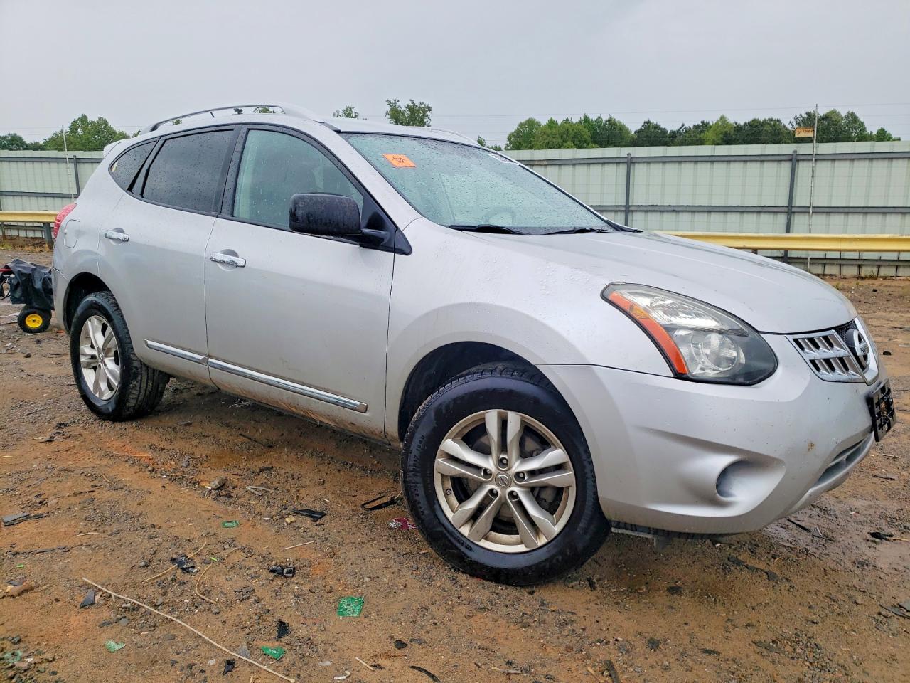 2015 NISSAN ROGUE