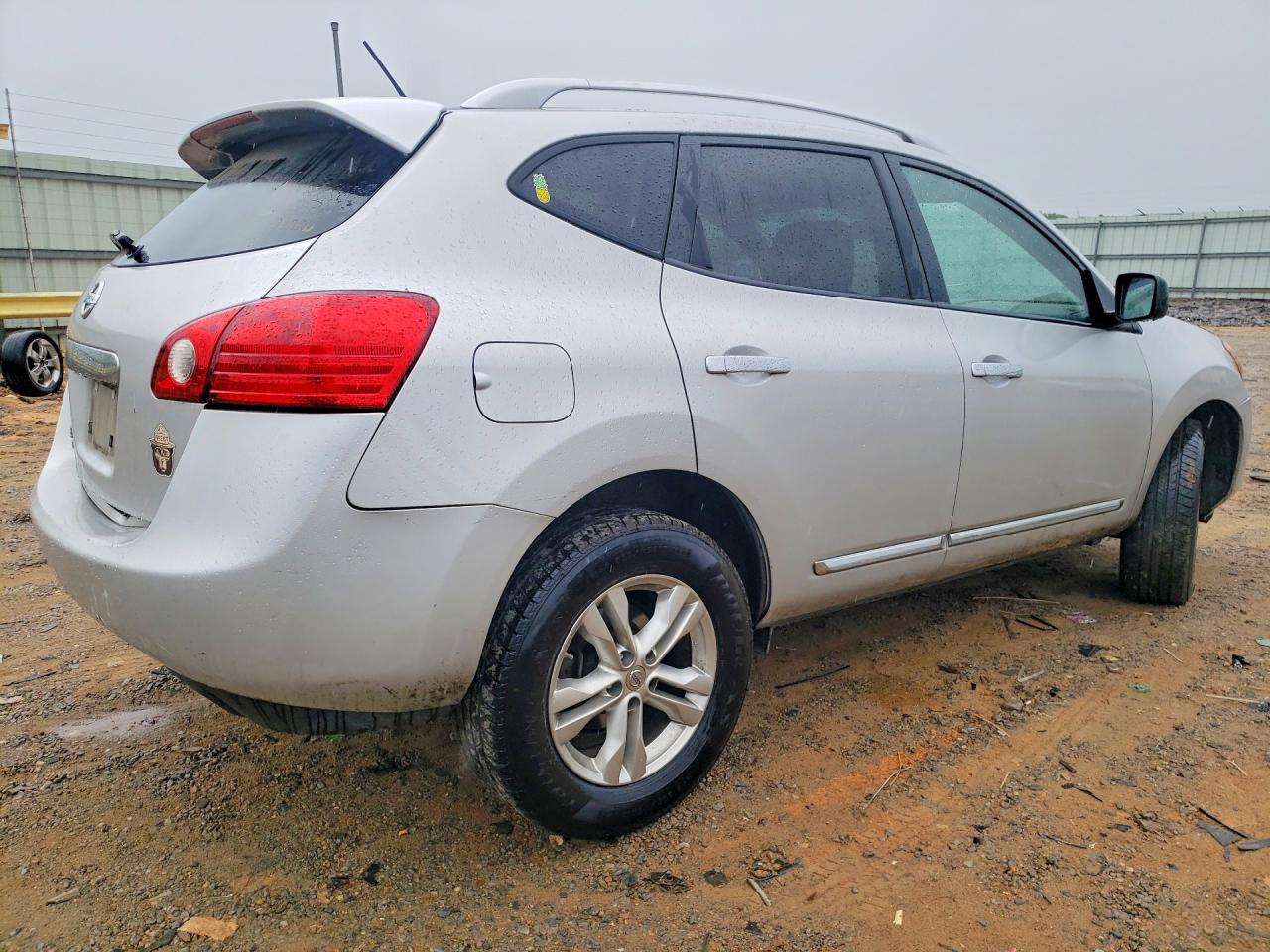 2015 NISSAN ROGUE