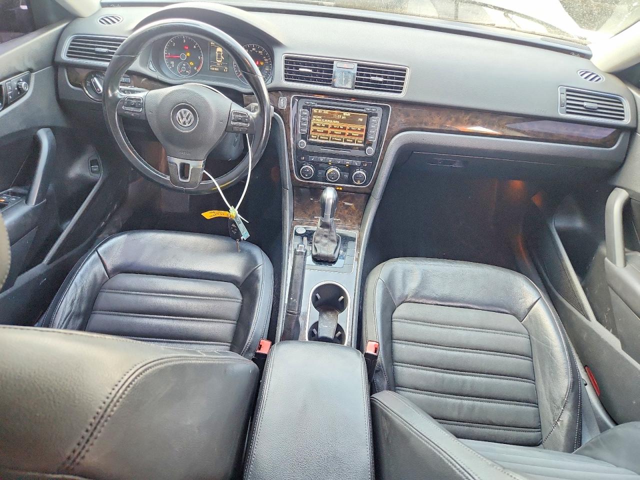 2015 VOLKSWAGEN PASSAT