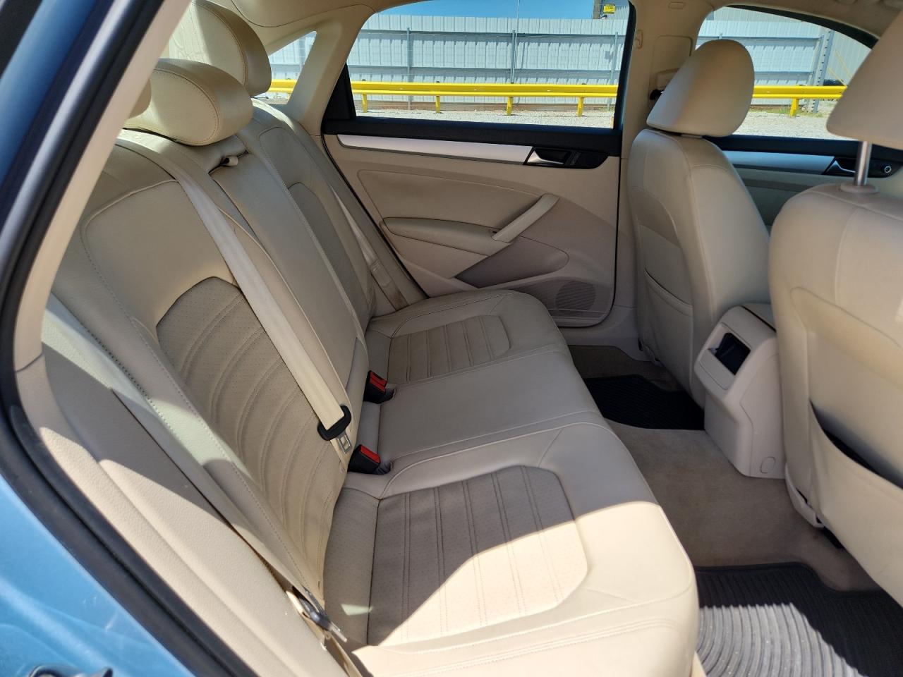 2012 VOLKSWAGEN PASSAT