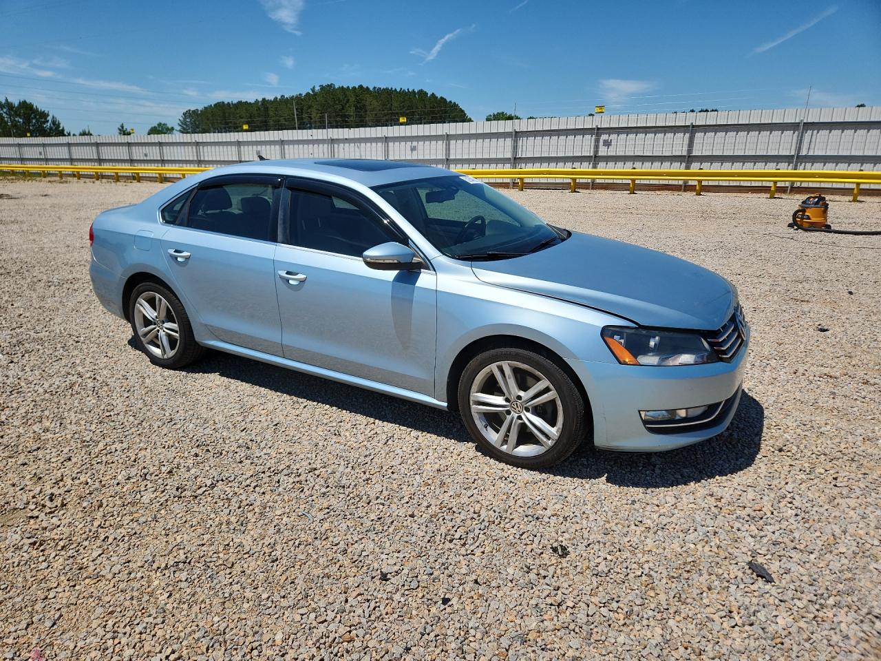 2012 VOLKSWAGEN PASSAT
