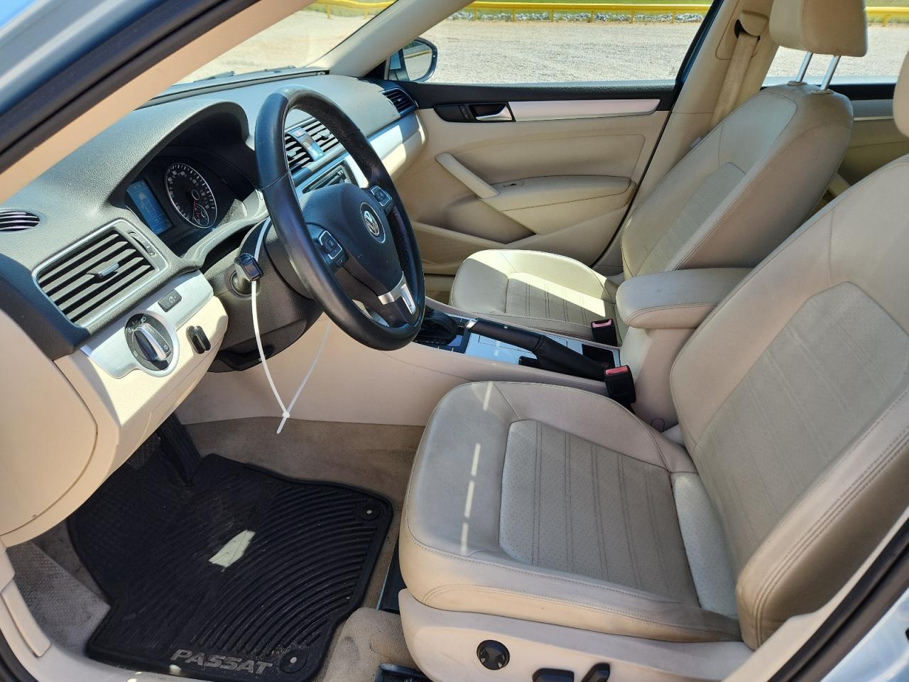 2012 VOLKSWAGEN PASSAT