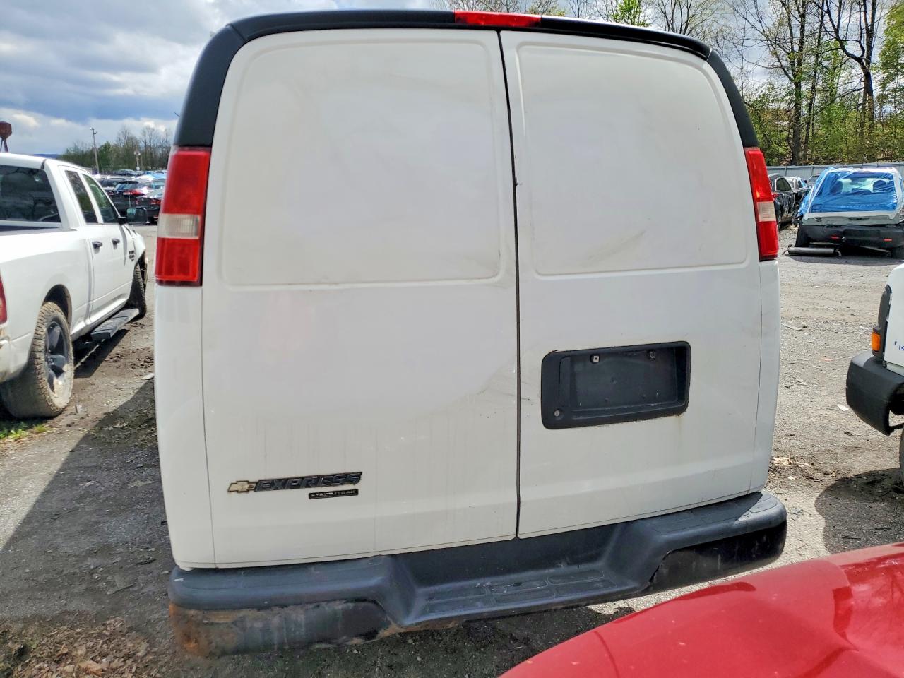 2016 CHEV EXPRESS