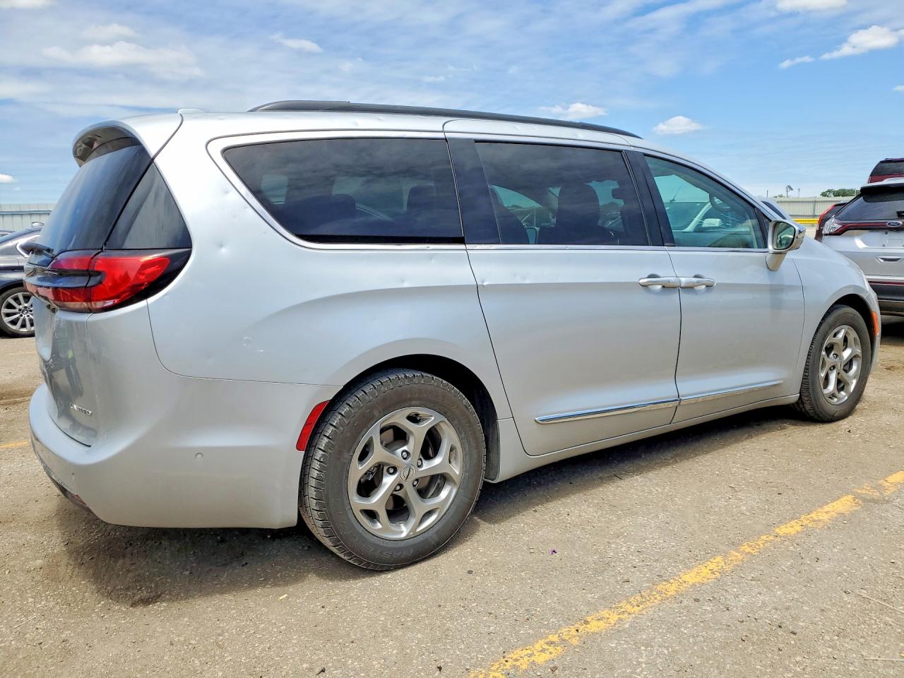 2022 CHRYSLER PACIFICA