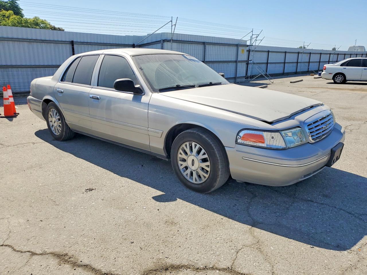 2003 FORD CROWN VIC