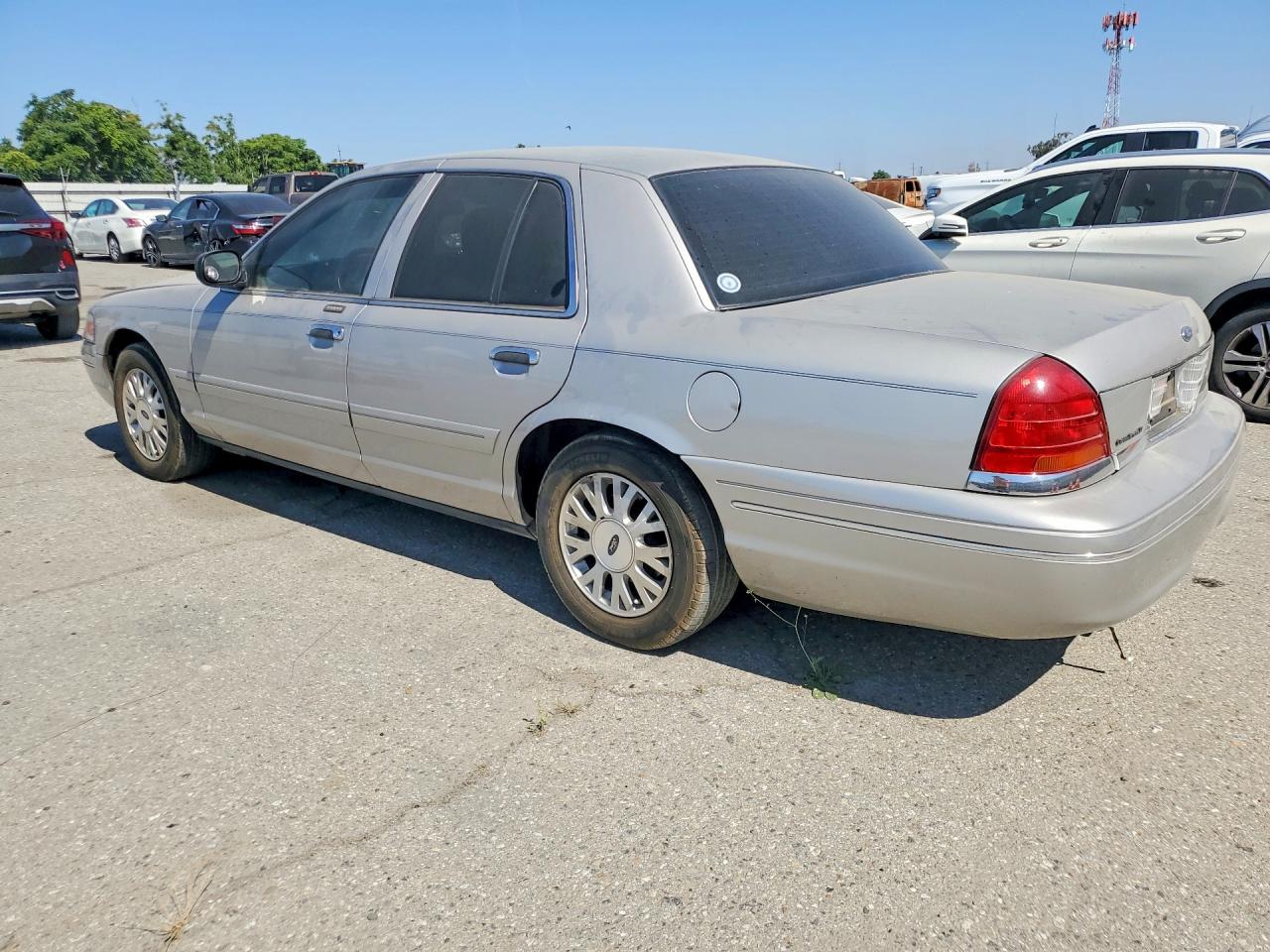 2003 FORD CROWN VIC