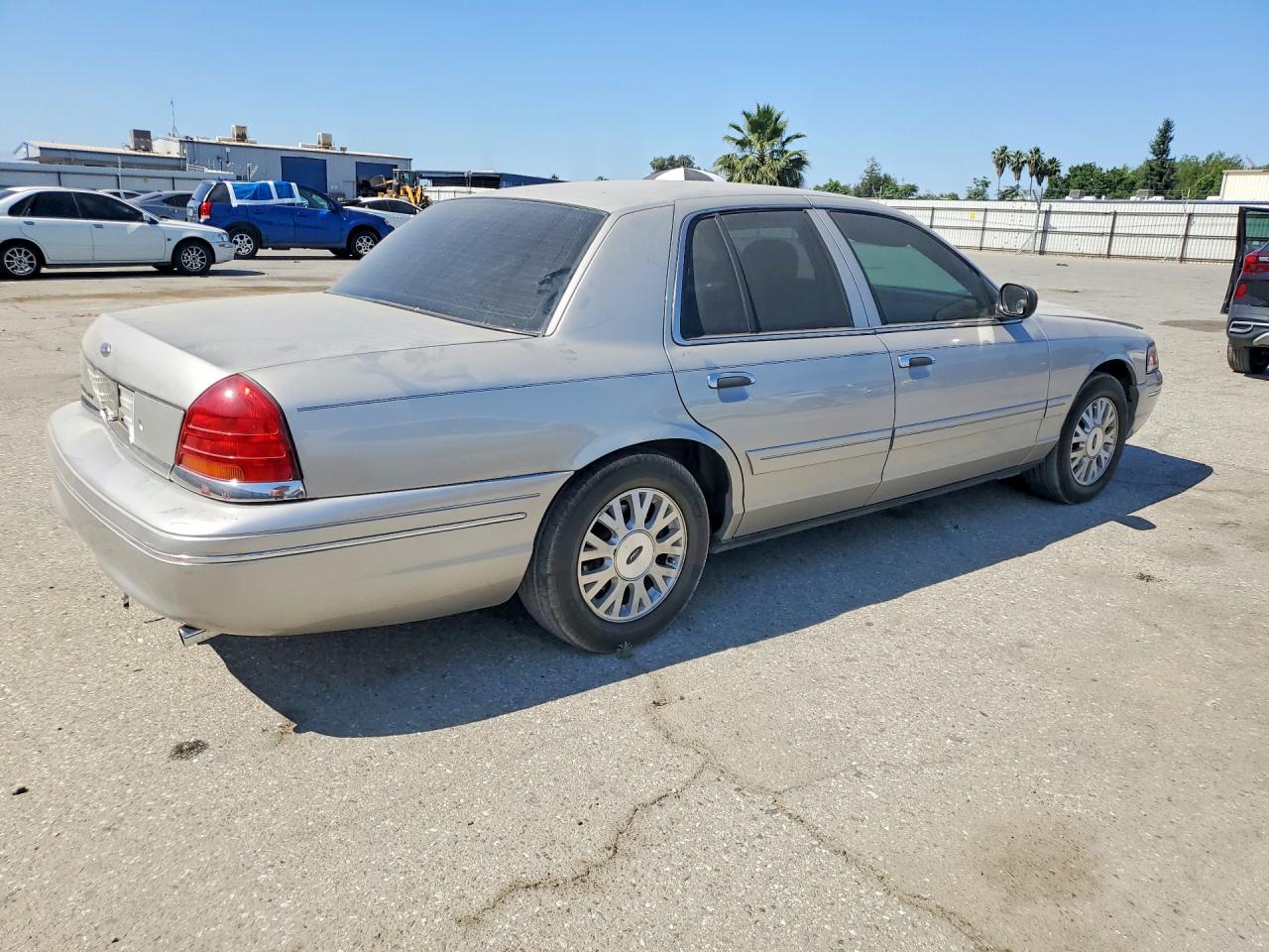 2003 FORD CROWN VIC