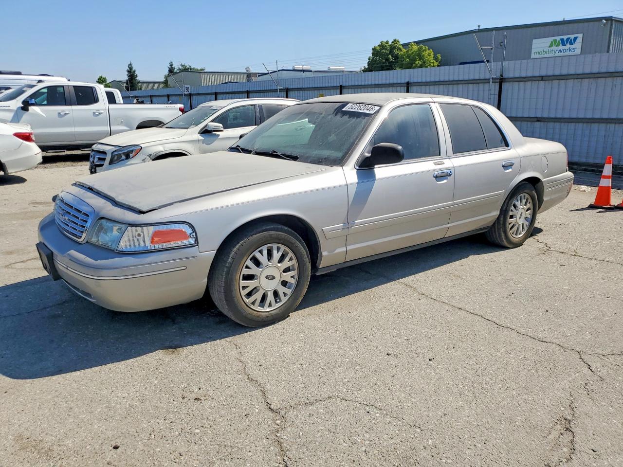 2003 FORD CROWN VIC