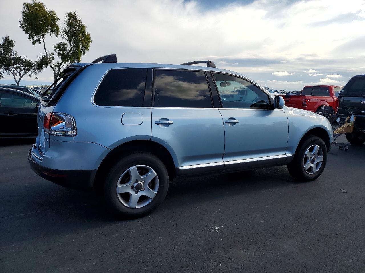 2004 VOLKSWAGEN TOUAREG
