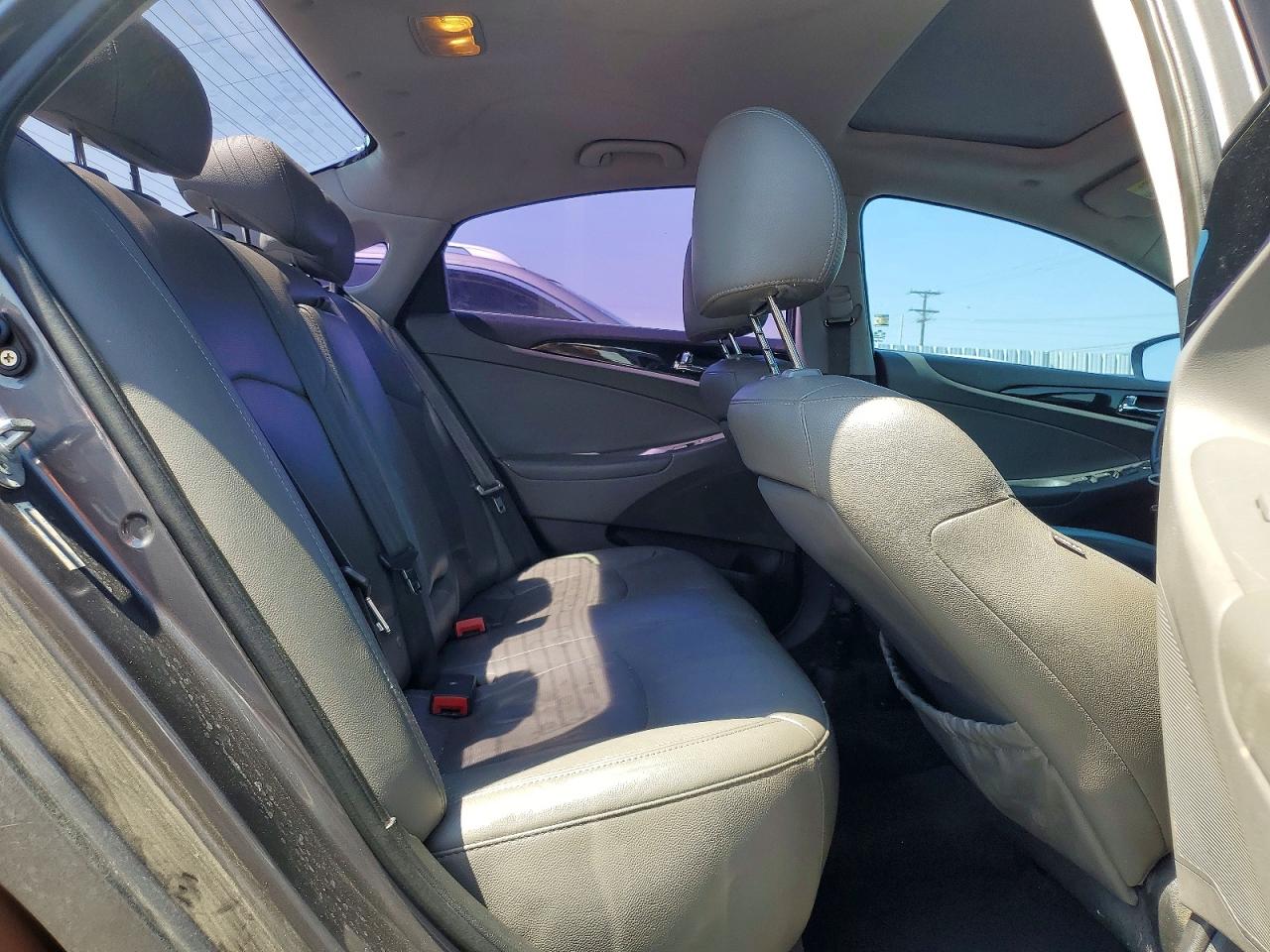2011 HYUNDAI SONATA