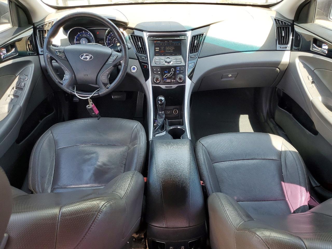 2011 HYUNDAI SONATA