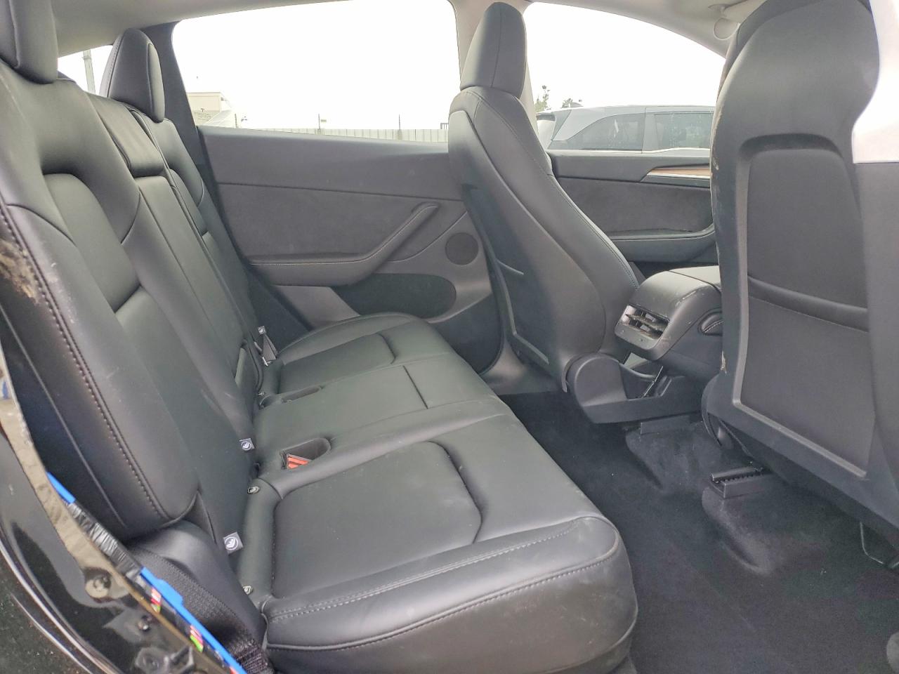 2025 TESLA MODEL Y
