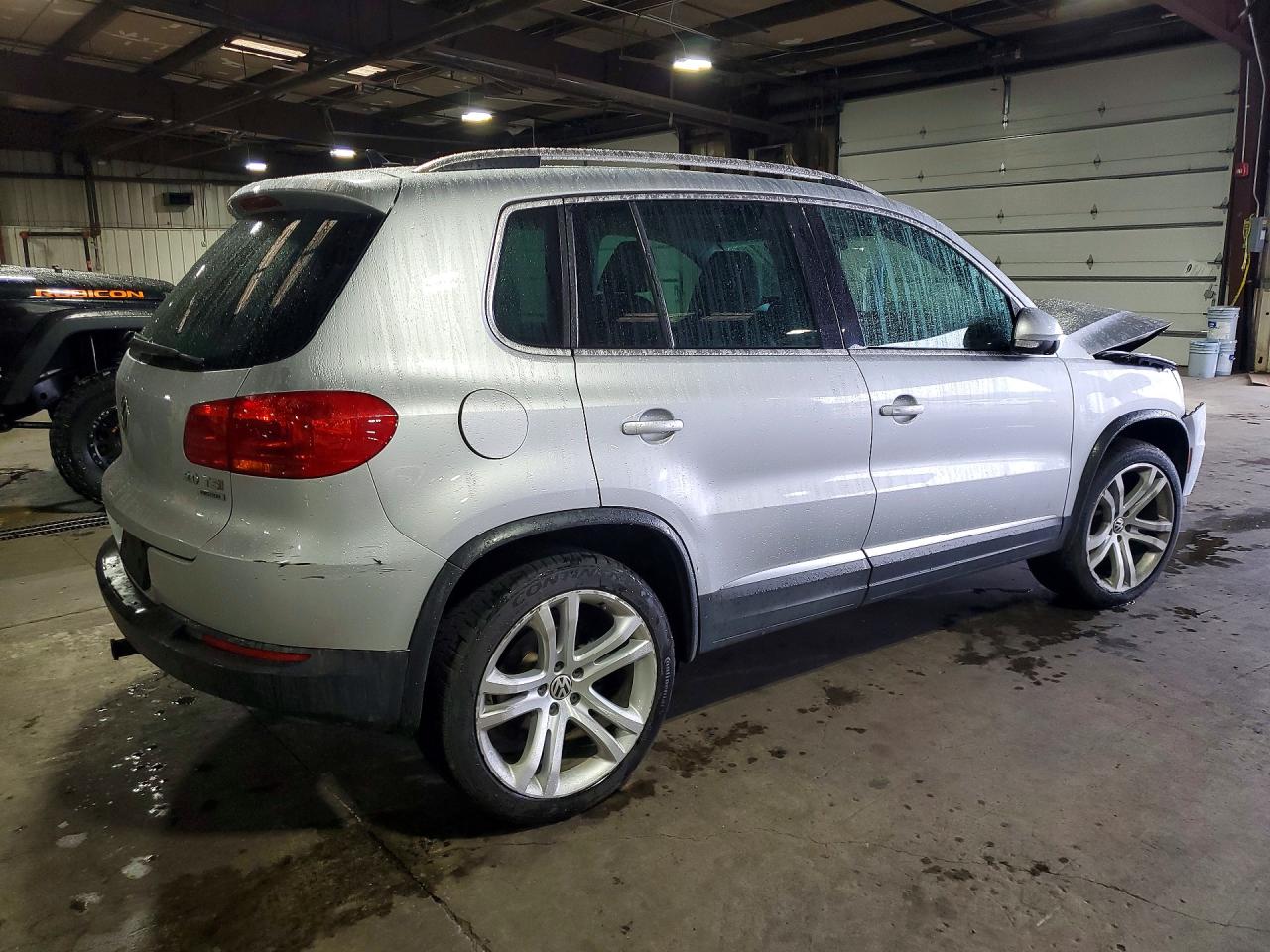 2012 VOLKSWAGEN TIGUAN