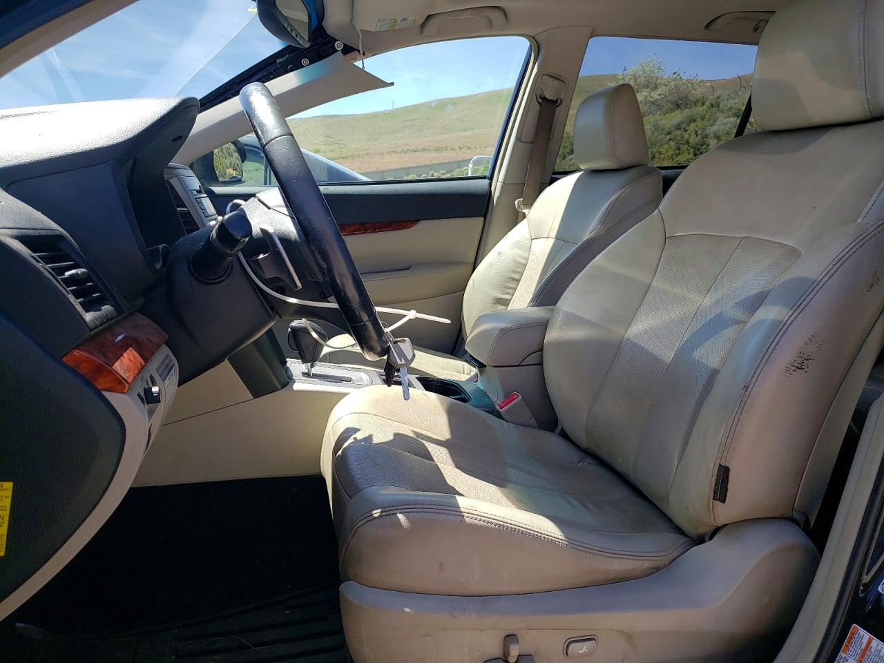 2011 SUBARU OUTBACK