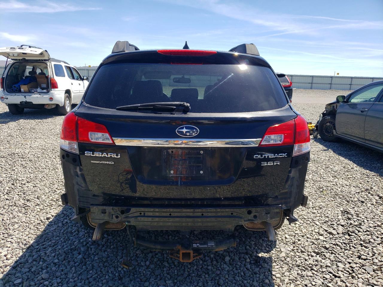 2011 SUBARU OUTBACK