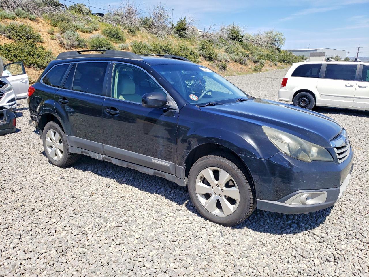 2011 SUBARU OUTBACK