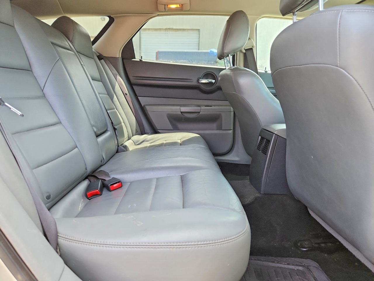 2005 DODGE MAGNUM