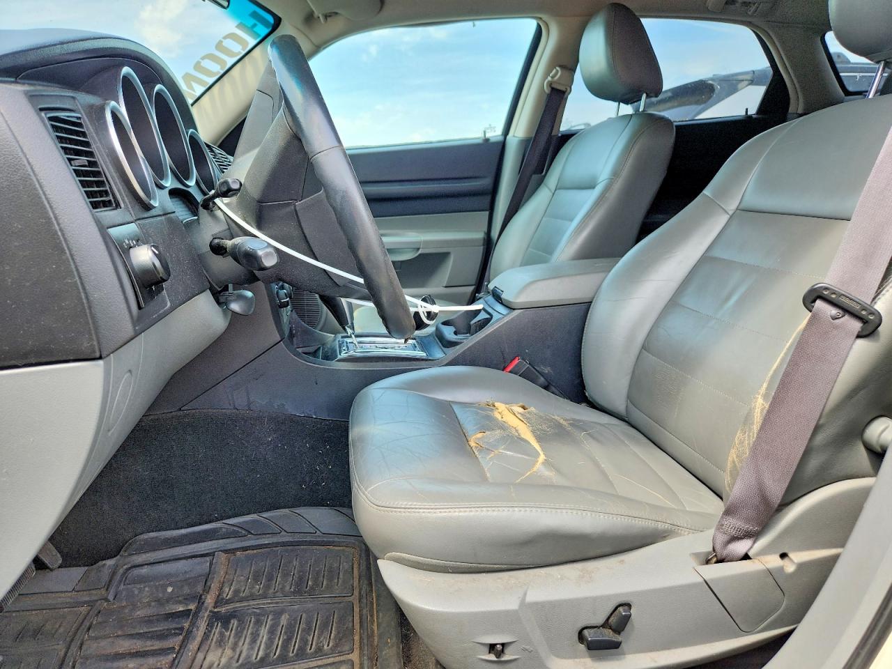 2005 DODGE MAGNUM