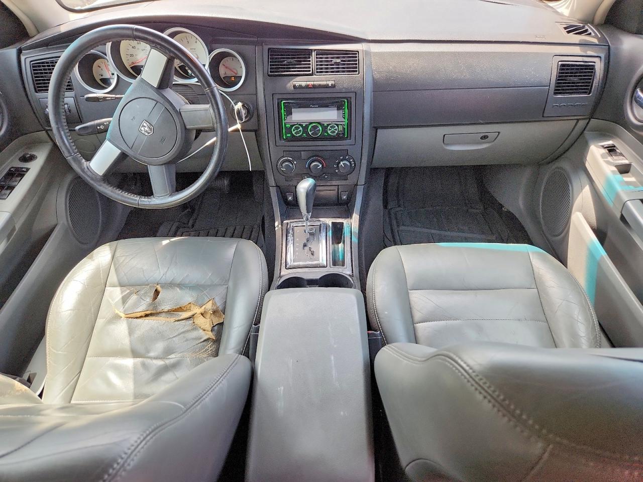 2005 DODGE MAGNUM