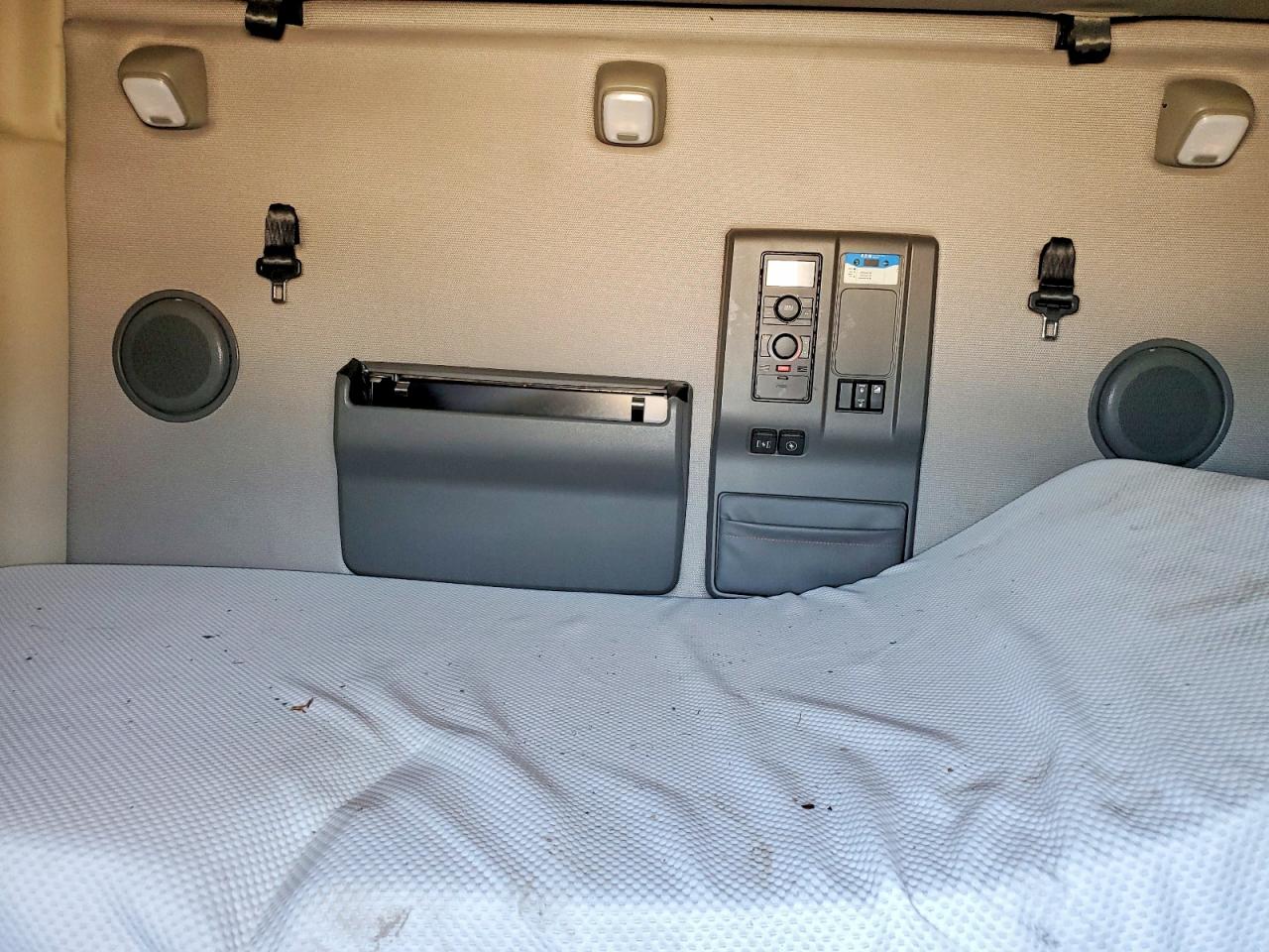 2022 VOLVO VN