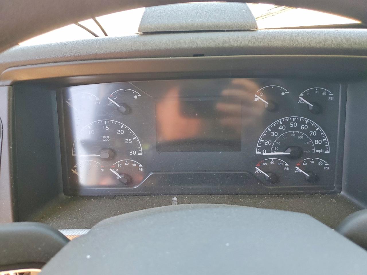 2022 VOLVO VN