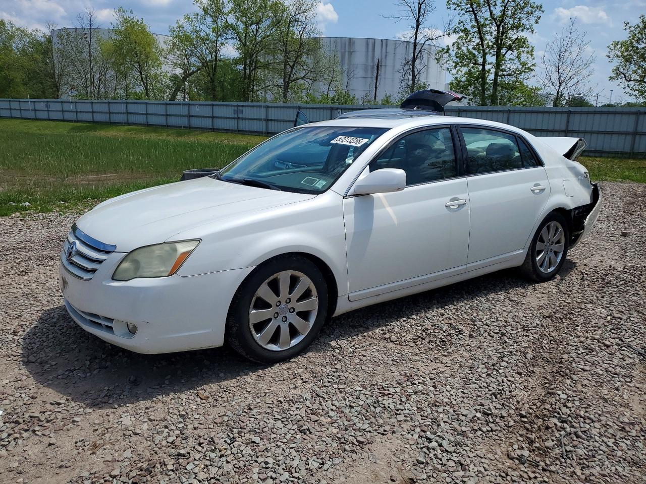 2005 TOYOTA AVALON