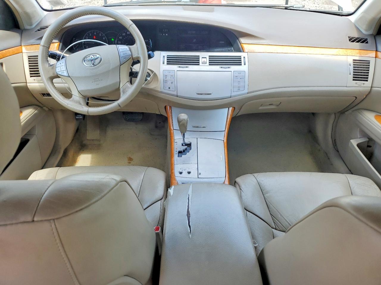 2005 TOYOTA AVALON