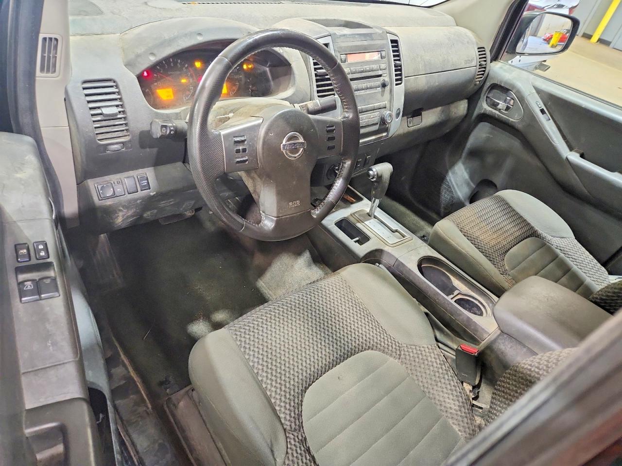 2011 NISSAN FRONTIER