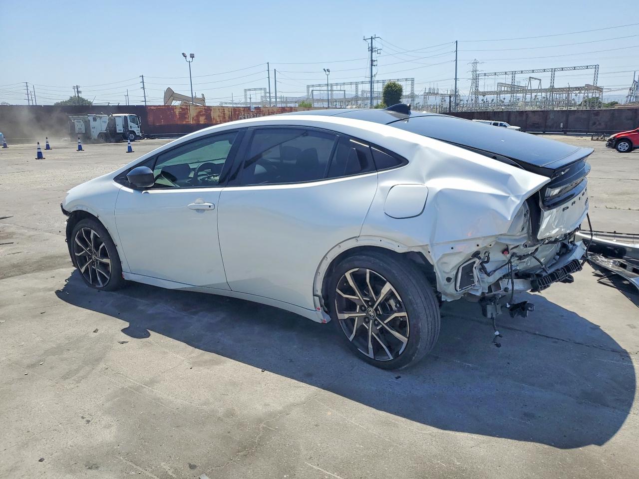 2024 TOYOTA PRIUS