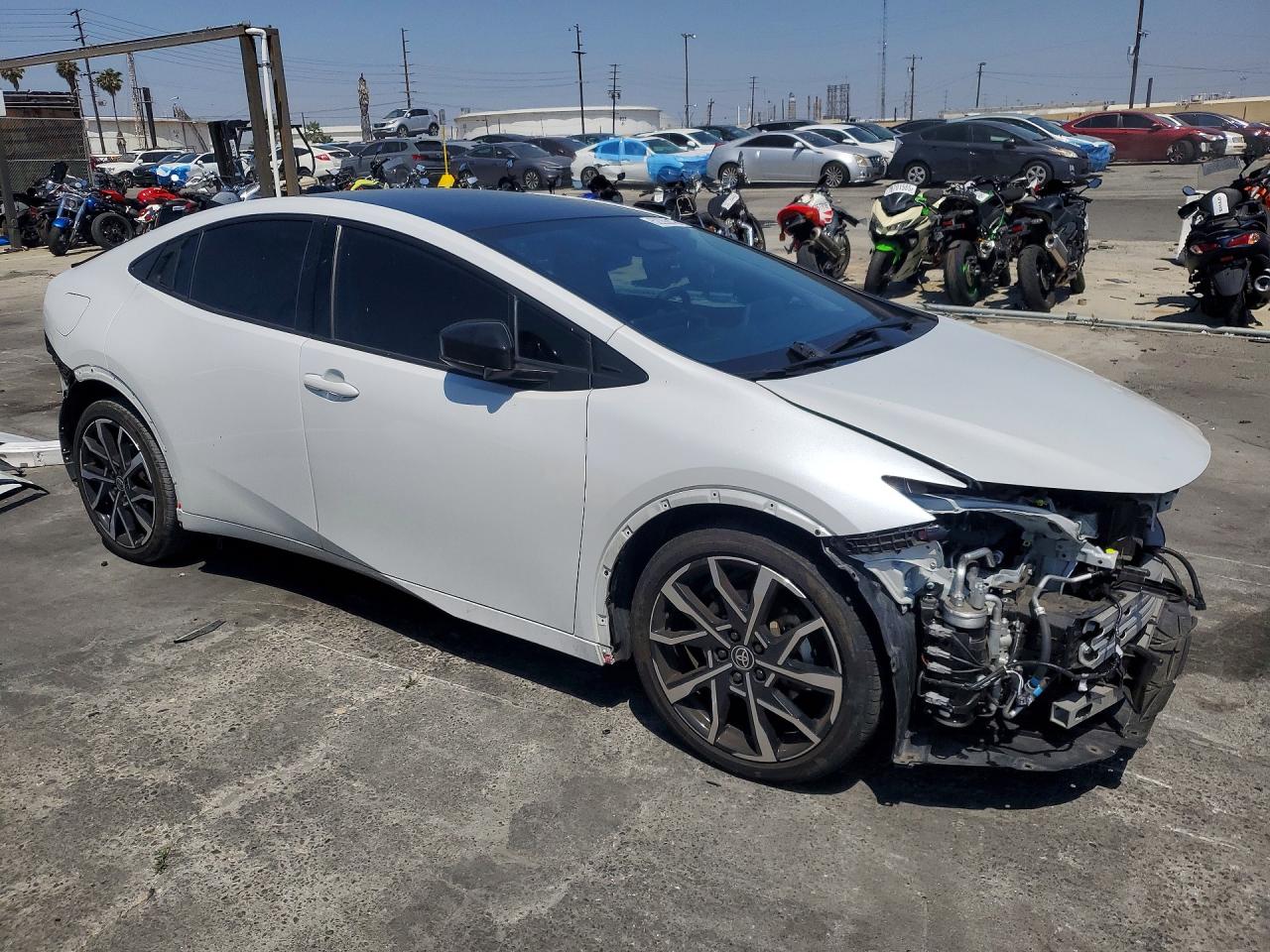 2024 TOYOTA PRIUS