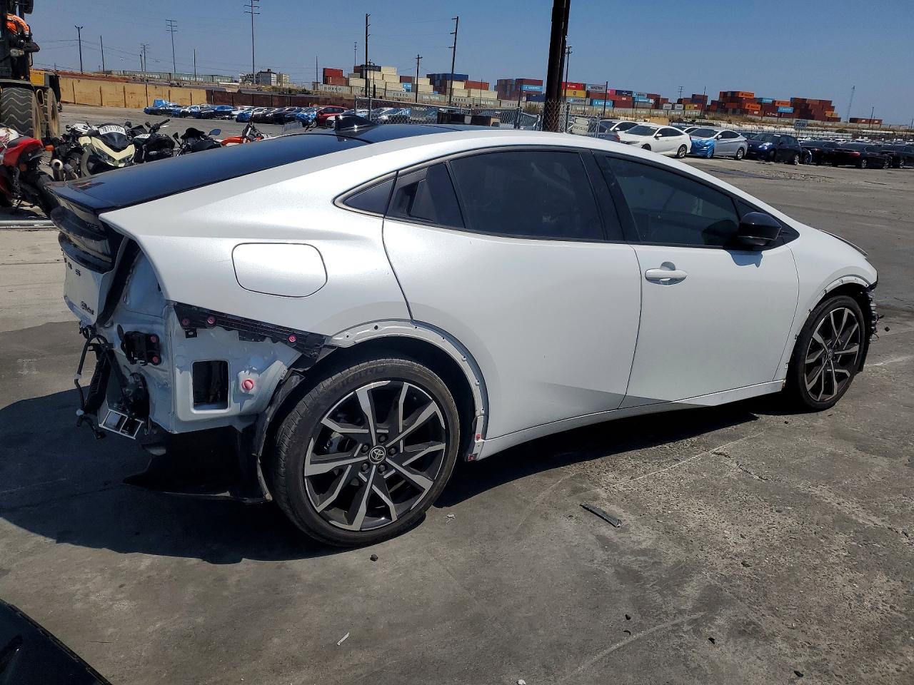 2024 TOYOTA PRIUS
