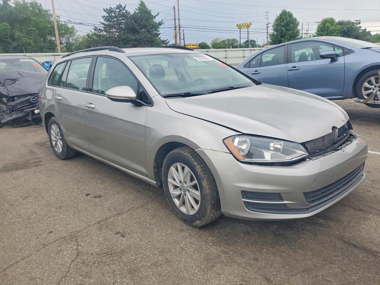 2016 VOLKSWAGEN GOLF