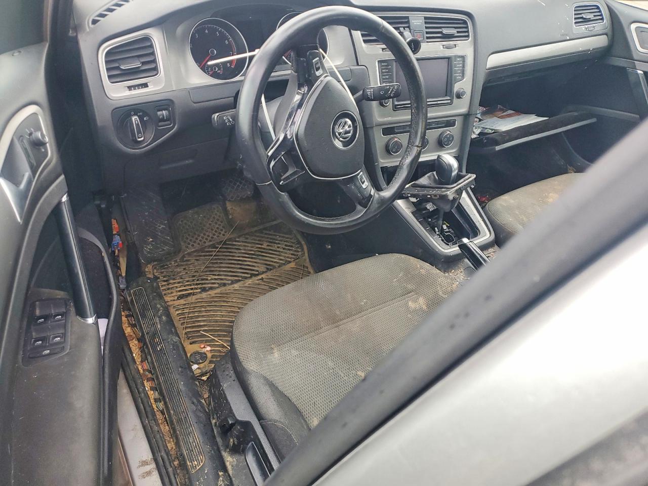 2016 VOLKSWAGEN GOLF