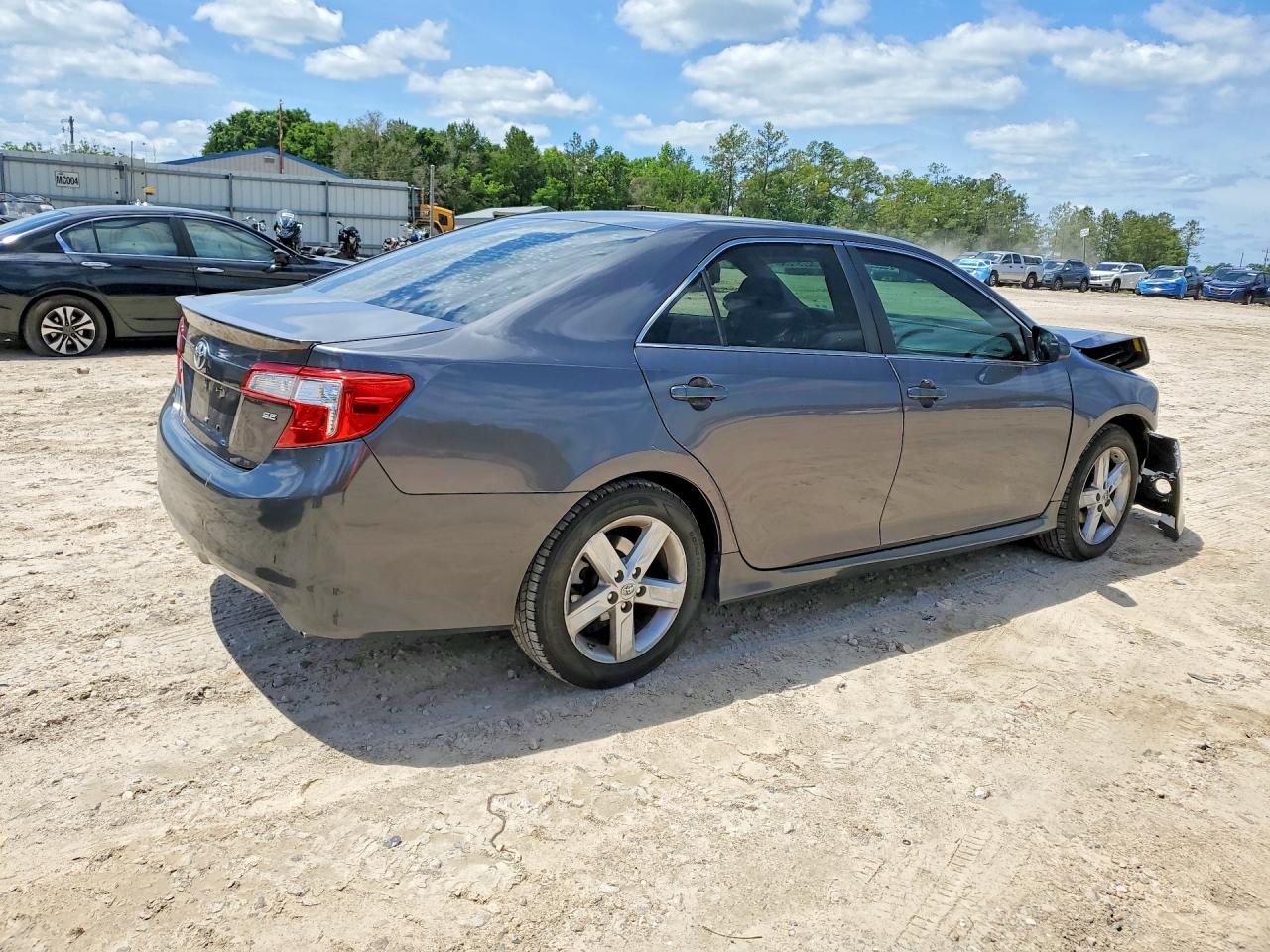 2014 TOYOTA CAMRY