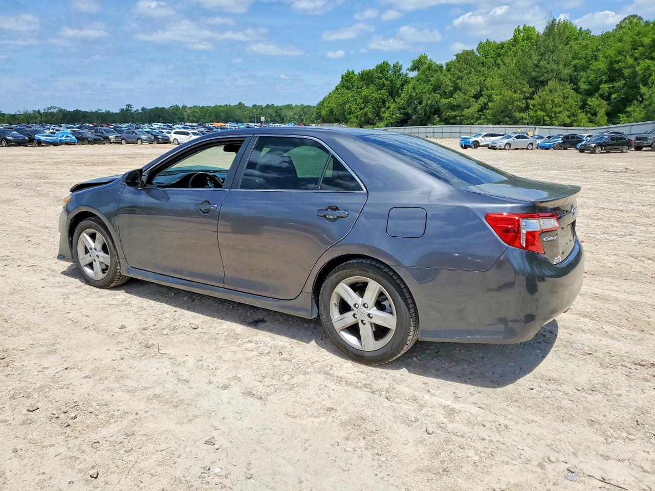2014 TOYOTA CAMRY